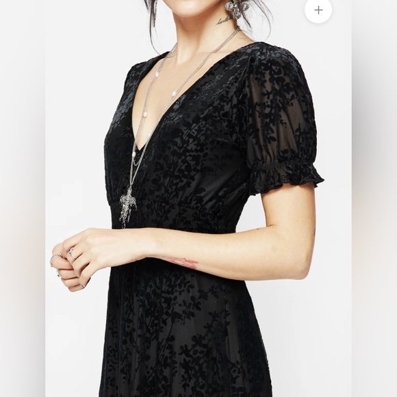 NWT DISTURBIA Lilias Devoré Tiered Floral Maxi Dress Black Size US 6 Goth Witchy - Picture 2 of 14